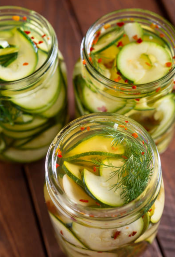 Cukinia marynowana z kolorowym pieprzem